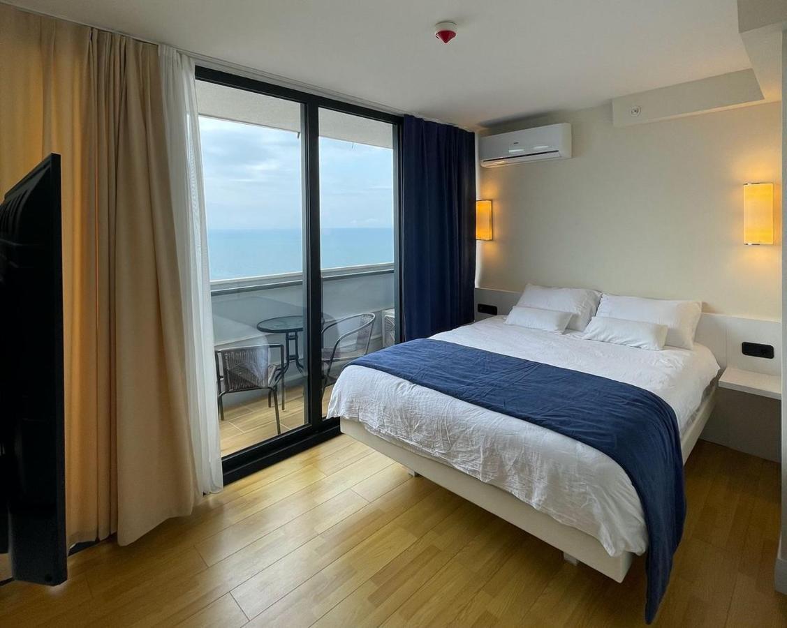 Luxury Sea View Orbi City บาทูมิ ภายนอก รูปภาพ
