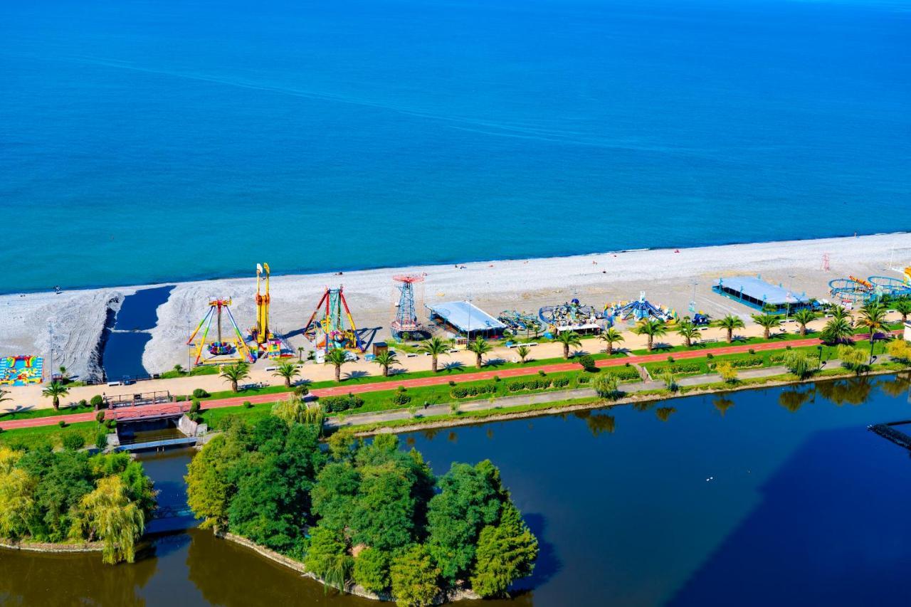 Luxury Sea View Orbi City บาทูมิ ภายนอก รูปภาพ