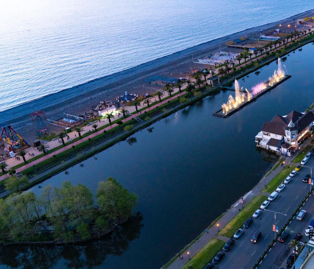 Luxury Sea View Orbi City บาทูมิ ภายนอก รูปภาพ